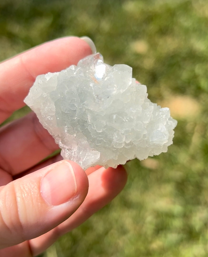 Apophyllite | B