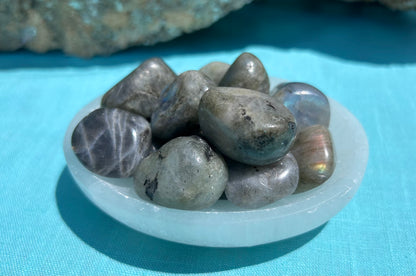 Flashy Labradorite Tumble